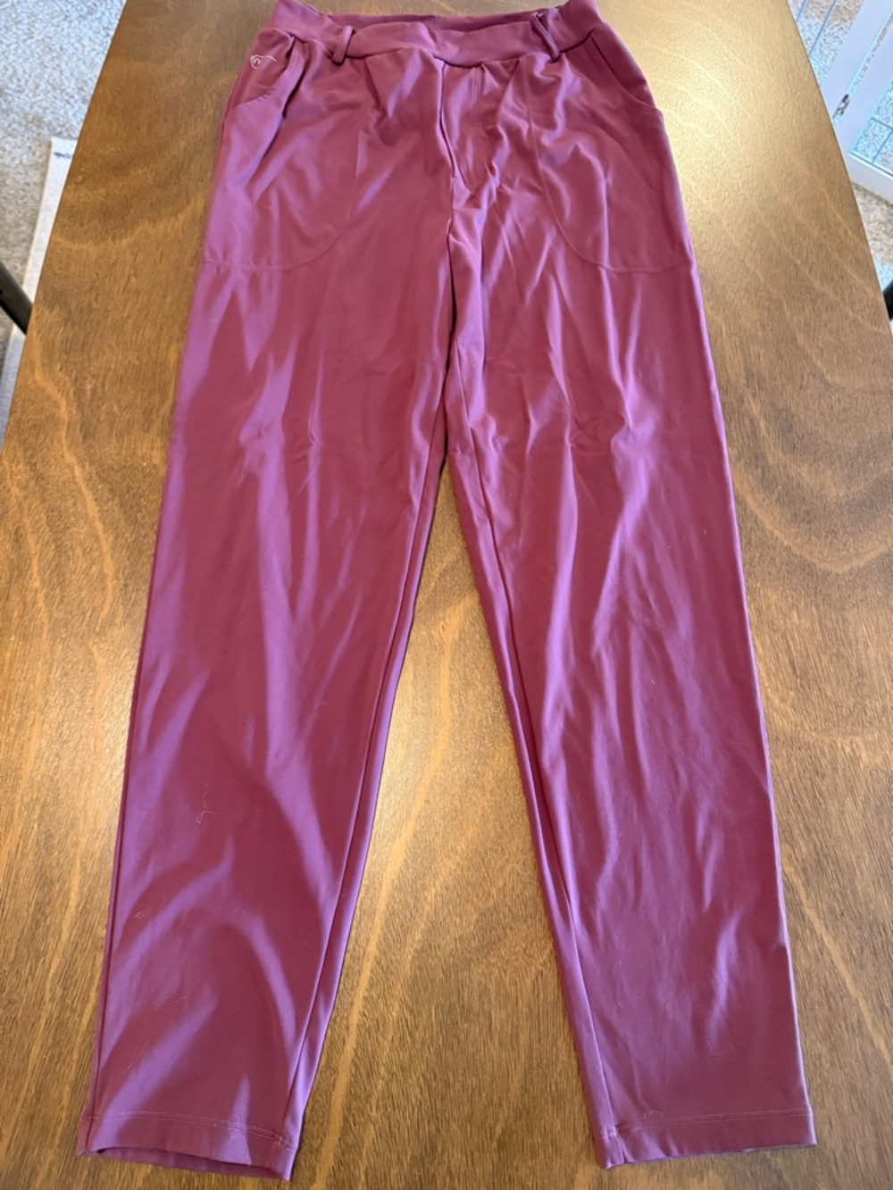 Women's Pull-On Tapered Pants in Berry